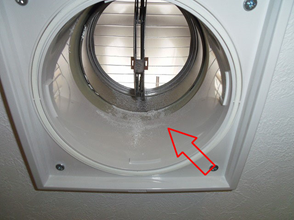 換気口の汚損例