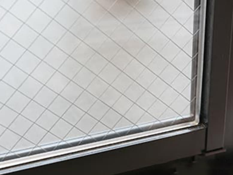 網入りガラス(参考写真)